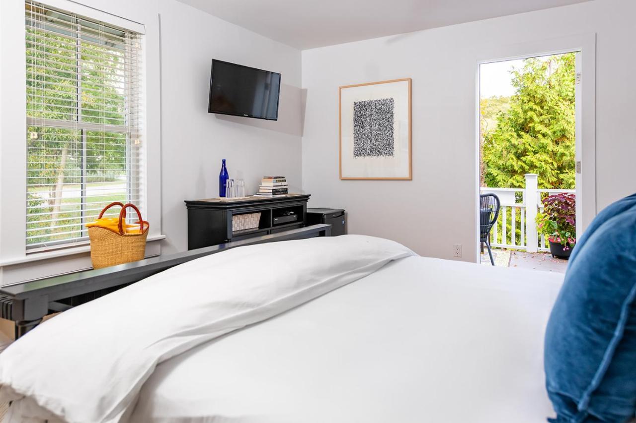 Seven Resort Style Inn Near Beach Shelter Island Heights エクステリア 写真