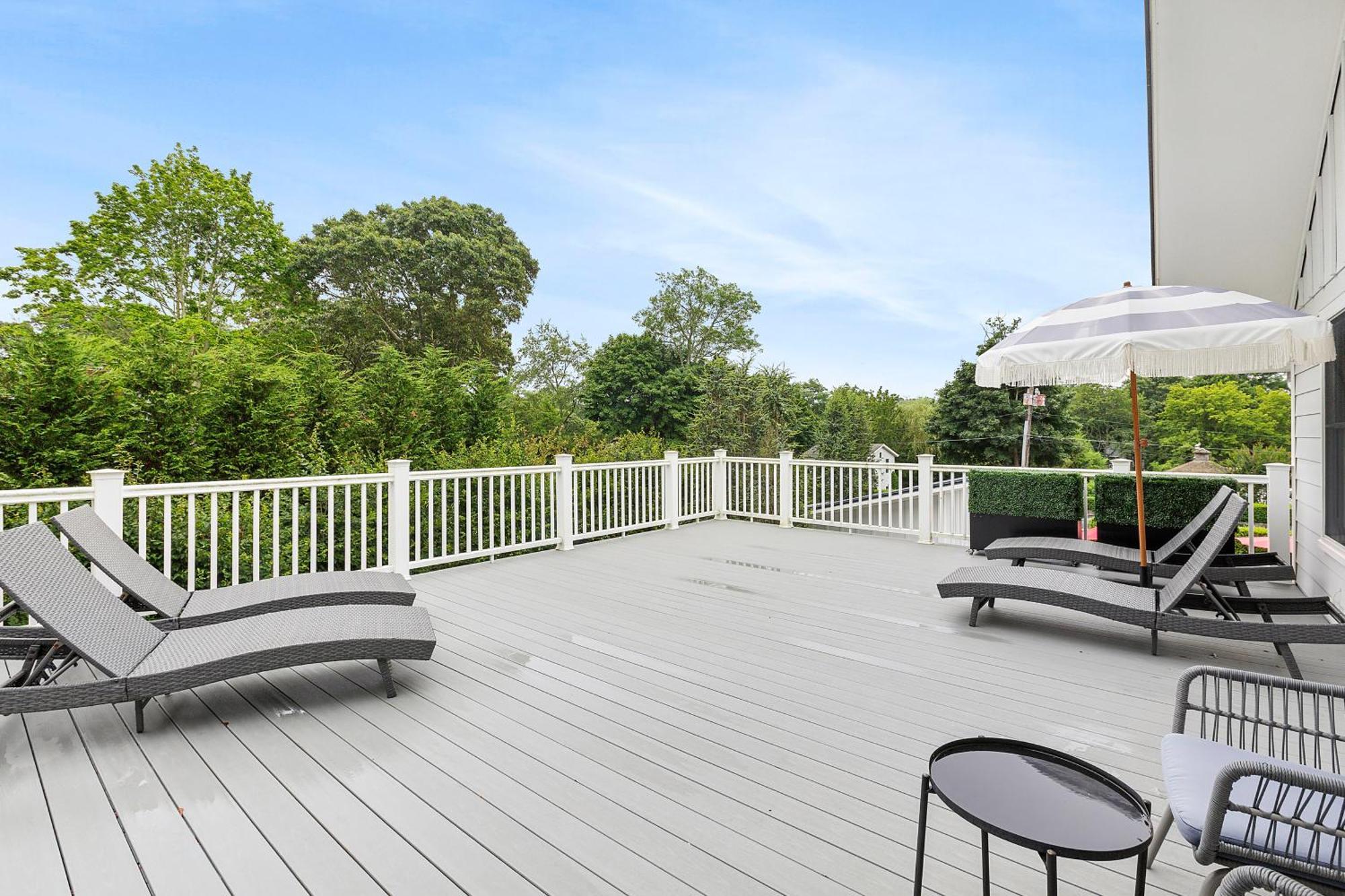 Seven Resort Style Inn Near Beach Shelter Island Heights エクステリア 写真